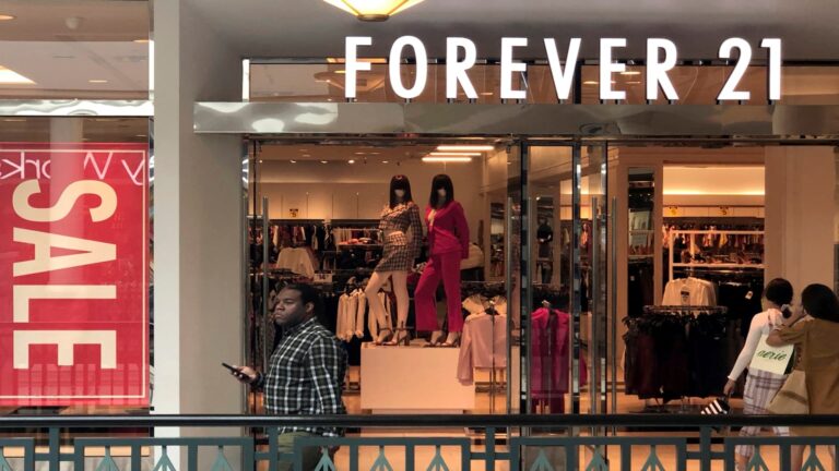108116883 17422192062025 03 17t033629z 1937947774 rc2qedaoljmn rtrmadp 0 forever 21 bankruptcy