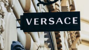 1050x600 depositphotos 713956352 andrei antipov versace